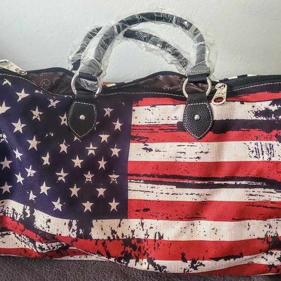 Montana West Handbags - NWT Montana West Weekender Bag & Wristlet